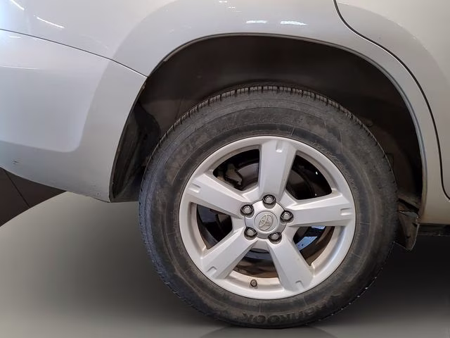 2008 Classic Silver Metallic Toyota RAV4 Base 4X4 SUV