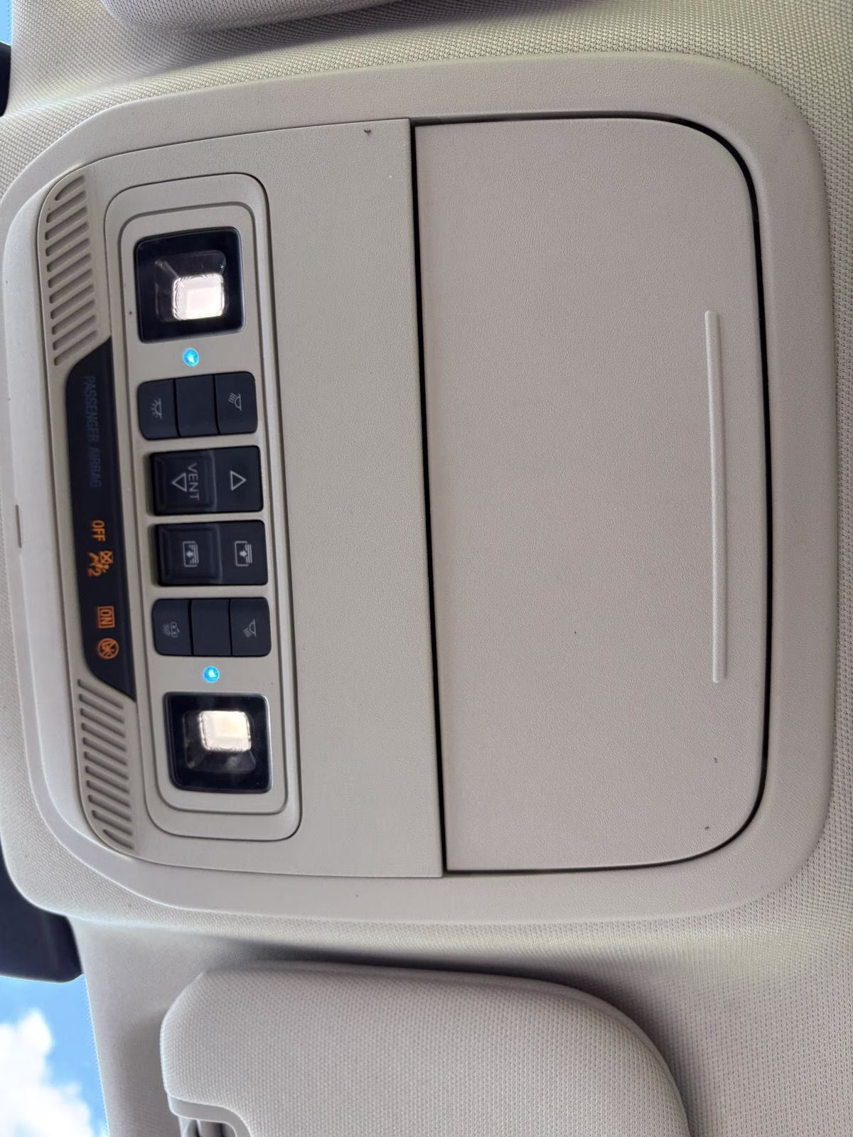 2023 Star White Metallic Tri-Coat Ford Explorer Limited 4X4 SUV