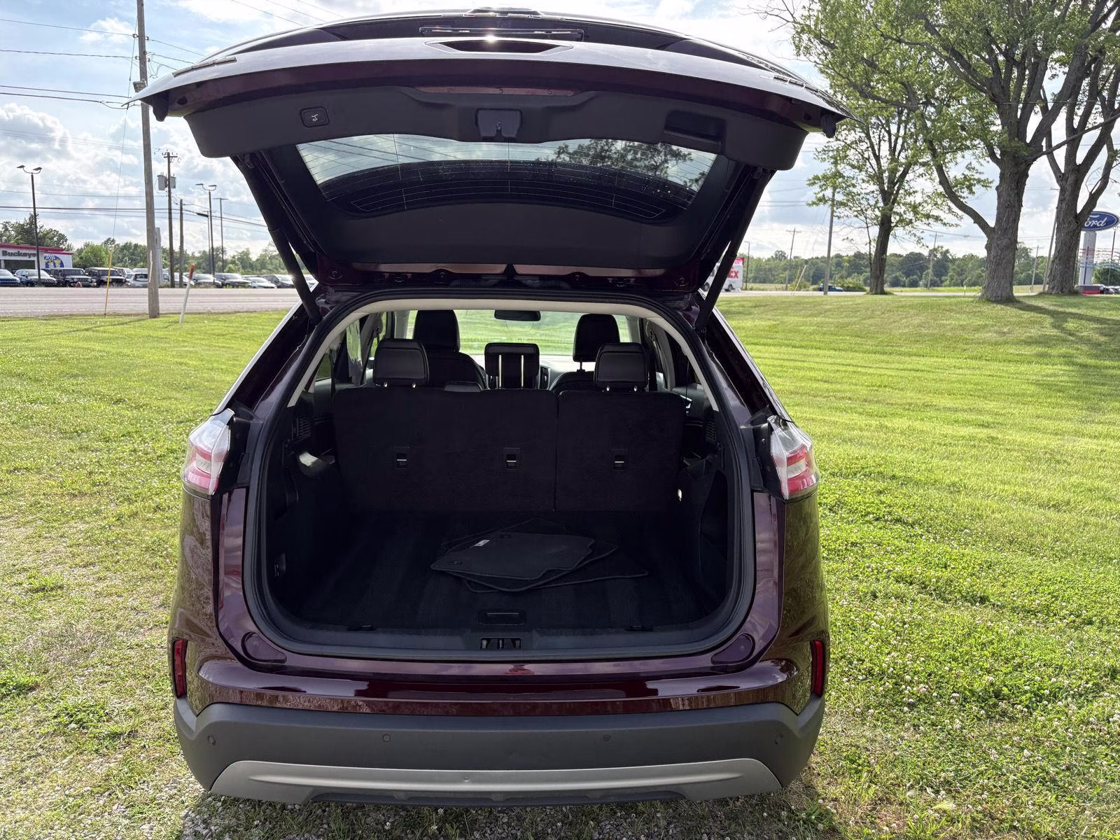 2024 Burgundy Velvet Metallic Tinted Clearcoat Ford Edge SEL AWD SUV