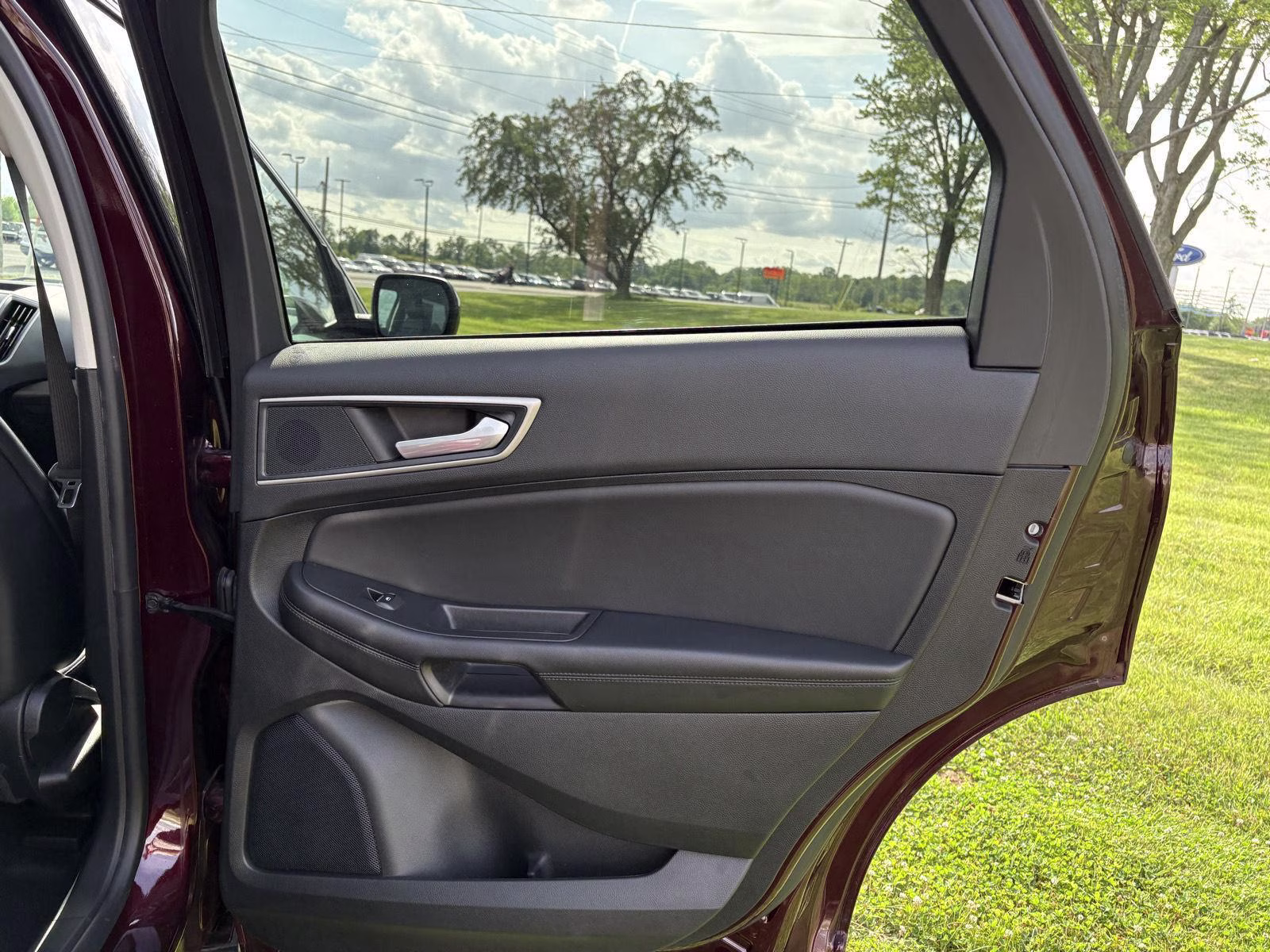2024 Burgundy Velvet Metallic Tinted Clearcoat Ford Edge SEL AWD SUV