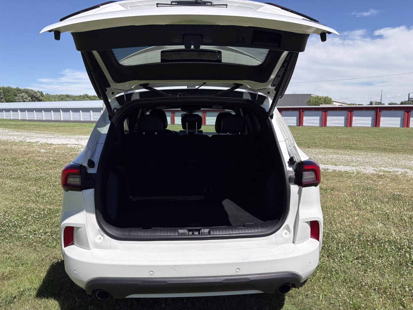 2024 Star White Metallic Tri-Coat Ford Escape ST-Line AWD SUV