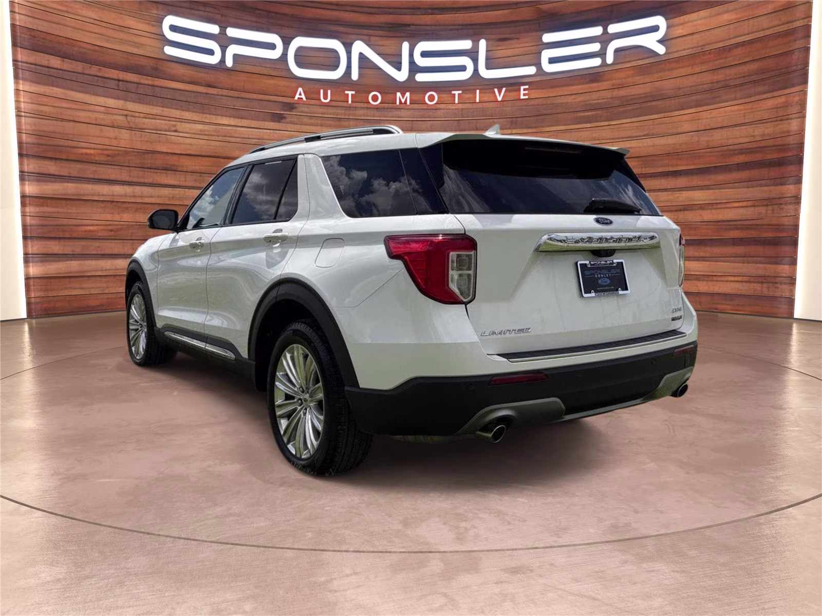 2023 Star White Metallic Tri-Coat Ford Explorer Limited 4X4 SUV