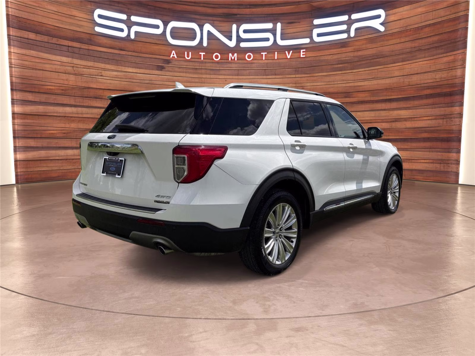 2023 Star White Metallic Tri-Coat Ford Explorer Limited 4X4 SUV