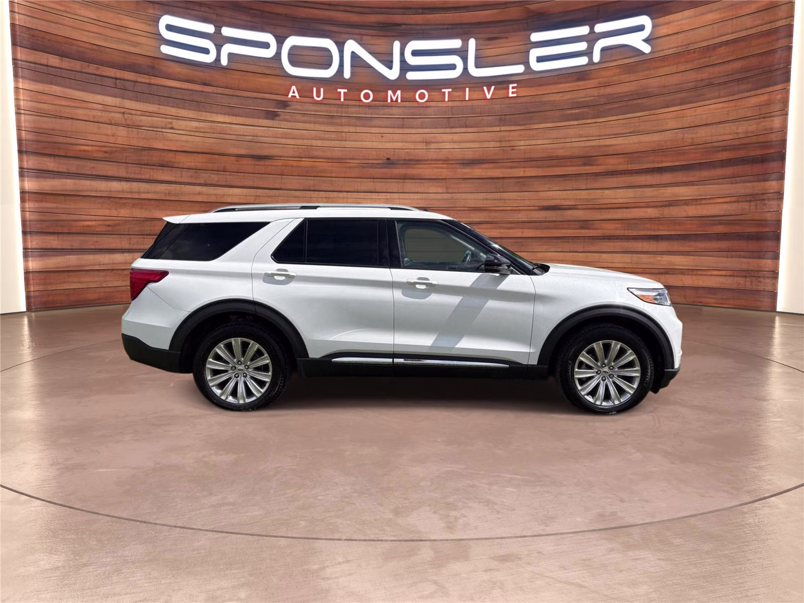 2023 Star White Metallic Tri-Coat Ford Explorer Limited 4X4 SUV