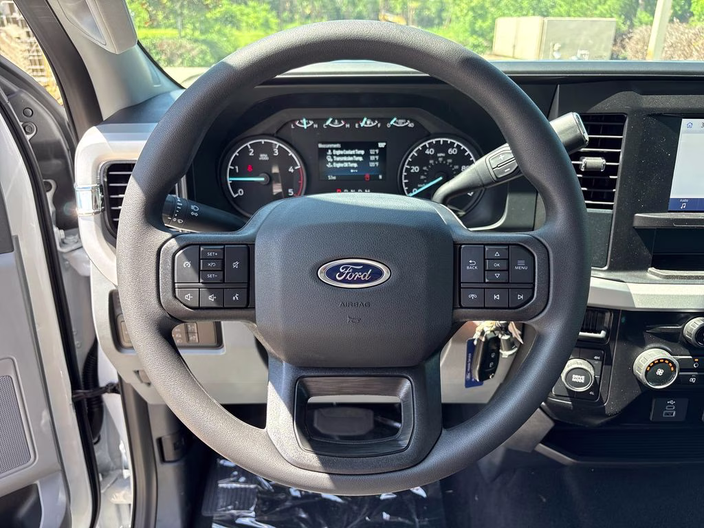 2026 Oxford White Ford Super Duty F-350 DRW XL 4X4 Truck