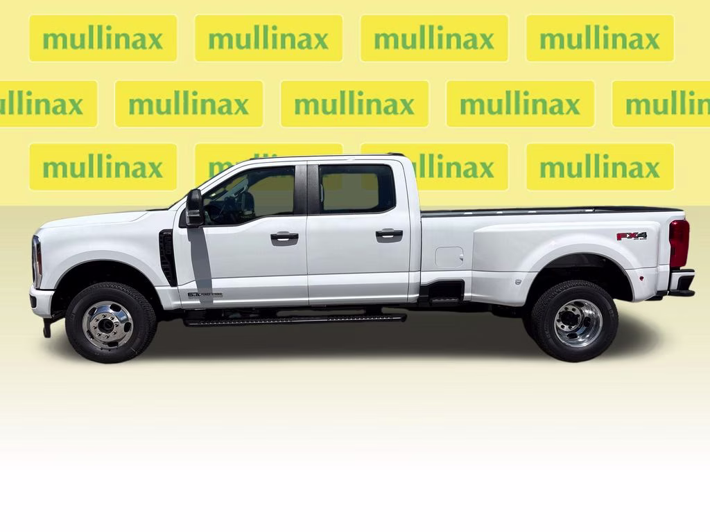 2026 Oxford White Ford Super Duty F-350 DRW XL 4X4 Truck