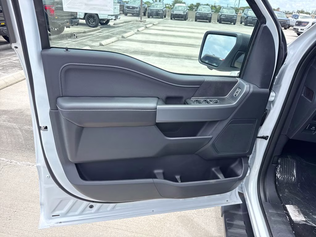 2026 Oxford White Ford F-150 XLT 4X4 Truck