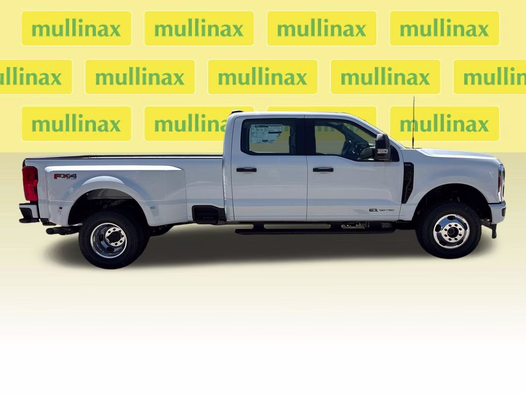 2026 Oxford White Ford Super Duty F-350 DRW XL 4X4 Truck