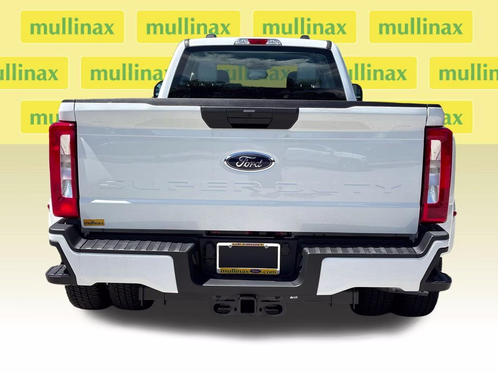 2026 Oxford White Ford Super Duty F-350 DRW XL 4X4 Truck