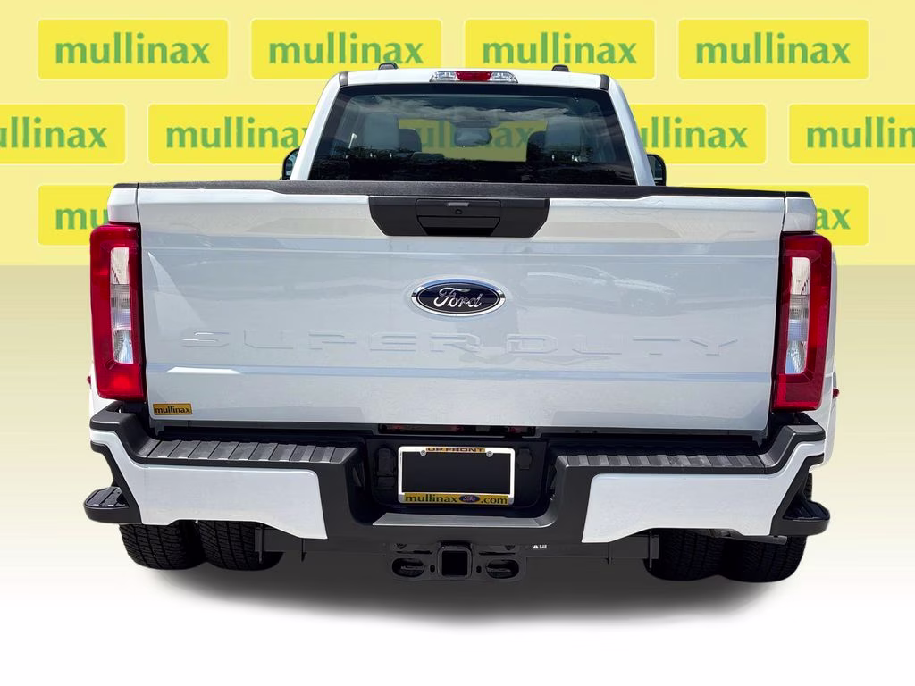 2026 Oxford White Ford Super Duty F-350 DRW XL 4X4 Truck