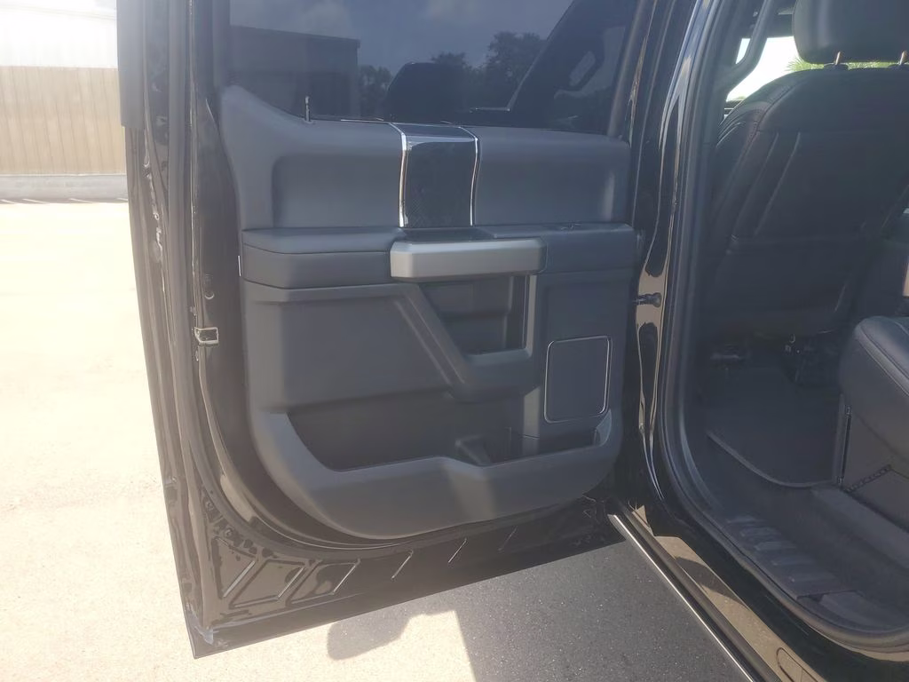 2022 Black Metallic Ford Super Duty F-250 SRW Platinum 4X4 Truck