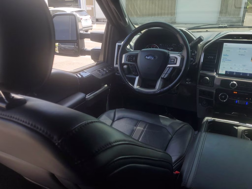 2022 Black Metallic Ford Super Duty F-250 SRW Platinum 4X4 Truck