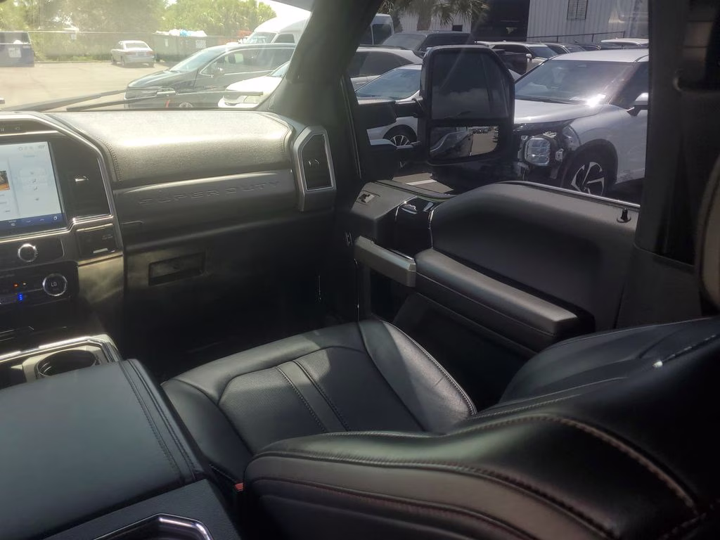 2022 Black Metallic Ford Super Duty F-250 SRW Platinum 4X4 Truck
