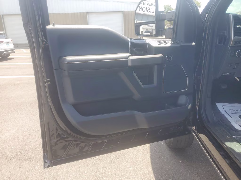 2022 Black Metallic Ford Super Duty F-250 SRW Platinum 4X4 Truck