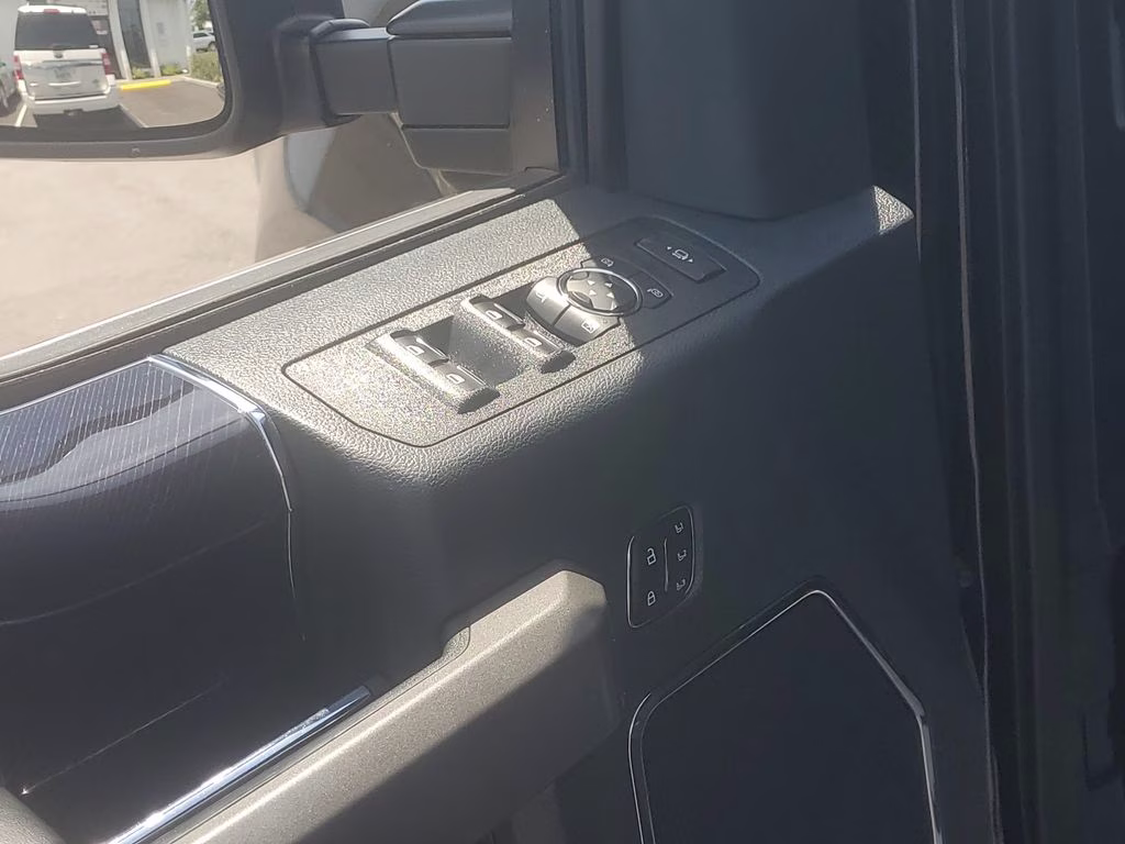 2022 Black Metallic Ford Super Duty F-250 SRW Platinum 4X4 Truck