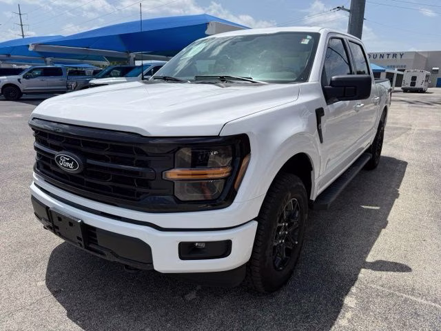 2025 Oxford White Ford F-150 XLT 4X4 Truck