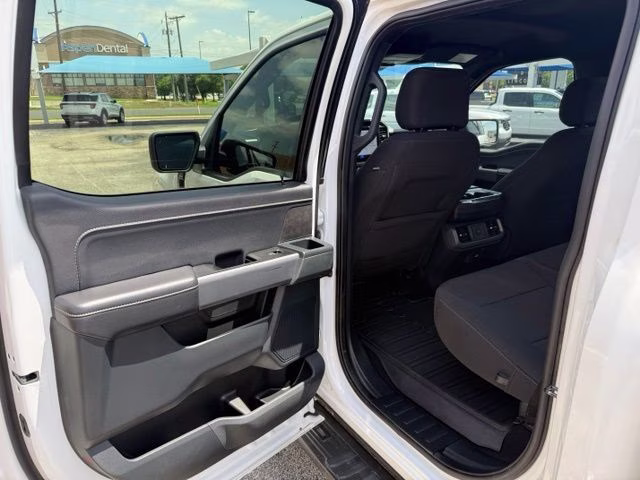 2025 Oxford White Ford F-150 XLT 4X4 Truck