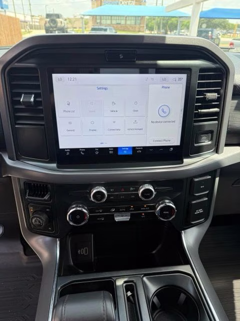 2025 Oxford White Ford F-150 XLT 4X4 Truck