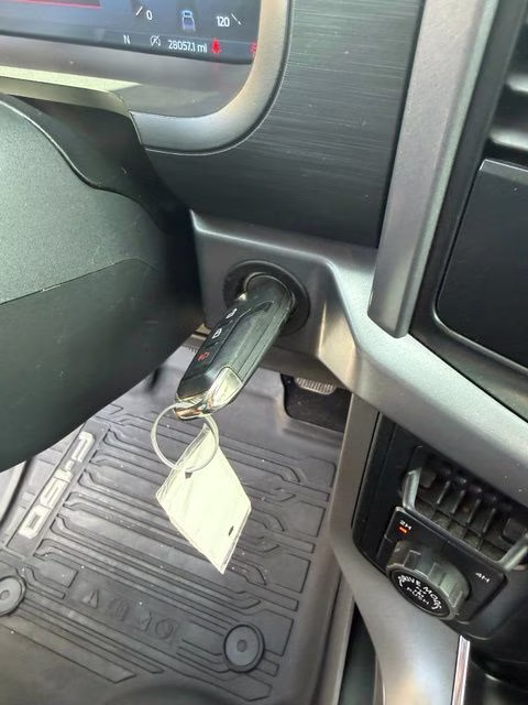 2025 Oxford White Ford F-150 XLT 4X4 Truck