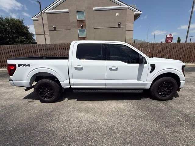 2025 Oxford White Ford F-150 XLT 4X4 Truck