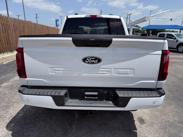 2025 Oxford White Ford F-150 XLT 4X4 Truck