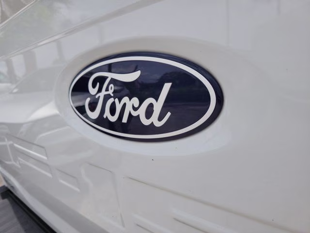 2025 Oxford White Ford F-150 XLT 4X4 Truck