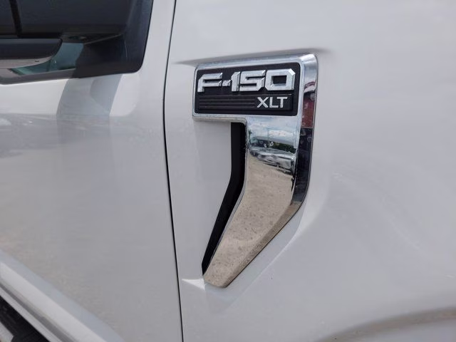 2025 Oxford White Ford F-150 XLT 4X4 Truck