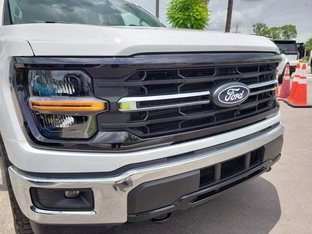 2025 Oxford White Ford F-150 XLT 4X4 Truck