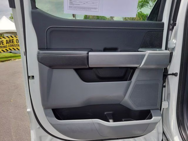 2025 Oxford White Ford F-150 XLT 4X4 Truck