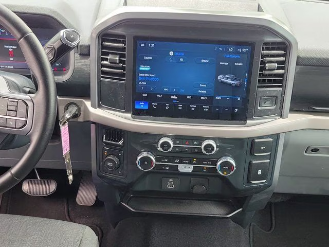 2025 Oxford White Ford F-150 XLT 4X4 Truck