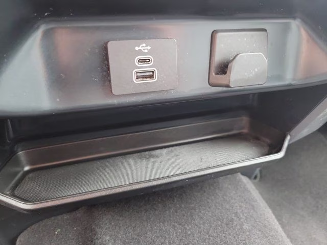 2025 Oxford White Ford F-150 XLT 4X4 Truck