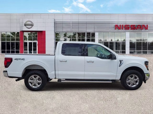 2025 Oxford White Ford F-150 XLT 4X4 Truck