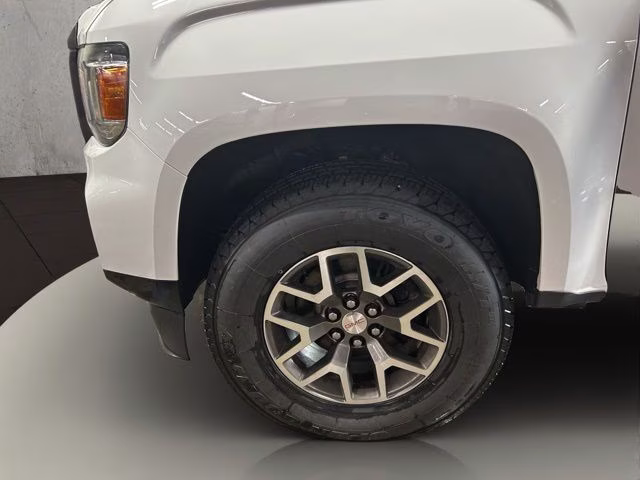 2021 Summit White GMC Canyon AT4 w/Leather 4X4 Truck