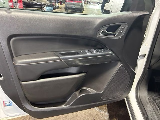 2021 Summit White GMC Canyon AT4 w/Leather 4X4 Truck