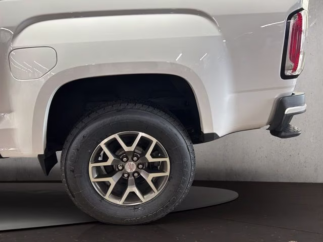 2021 Summit White GMC Canyon AT4 w/Leather 4X4 Truck