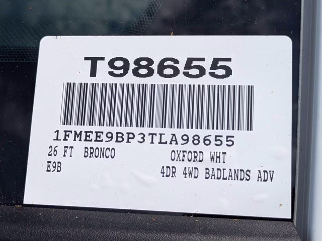 2026 Oxford White Ford Bronco Badlands 4X4 Convertible