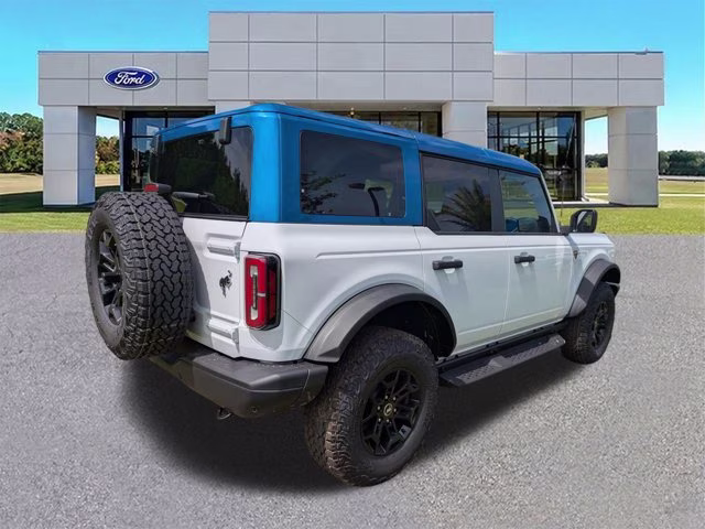 2026 Oxford White Ford Bronco Badlands 4X4 Convertible