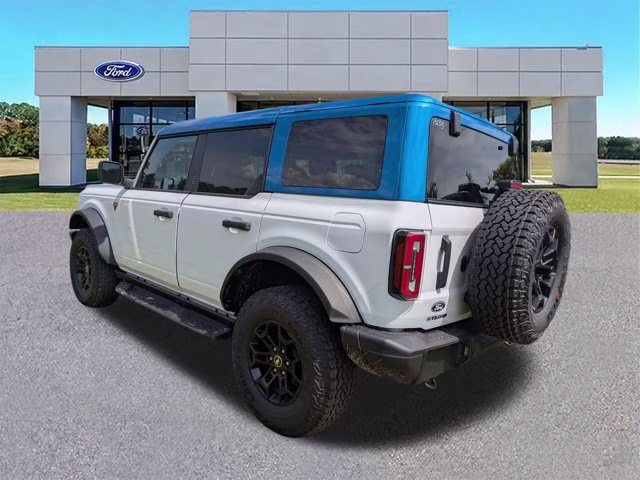 2026 Oxford White Ford Bronco Badlands 4X4 Convertible