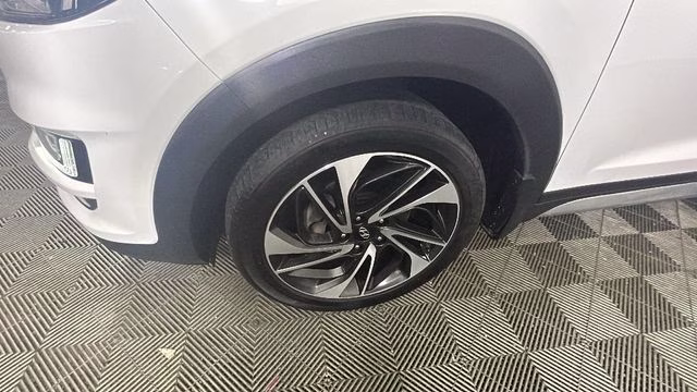 2019 Dazzling White Hyundai Tucson Sport AWD SUV