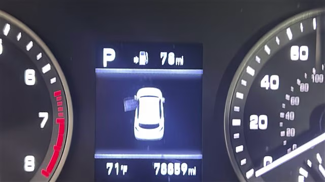 2019 Dazzling White Hyundai Tucson Sport AWD SUV