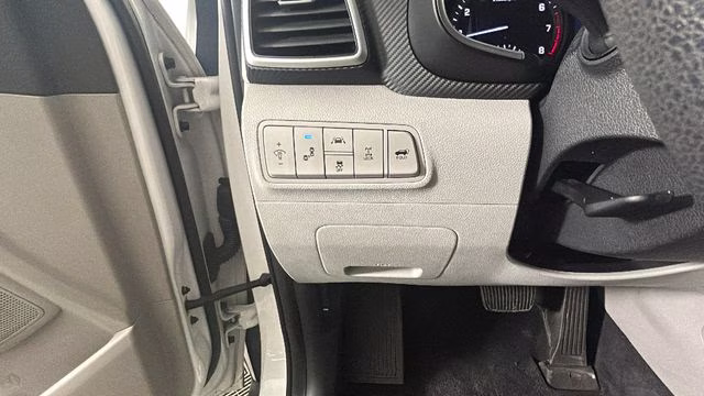2019 Dazzling White Hyundai Tucson Sport AWD SUV