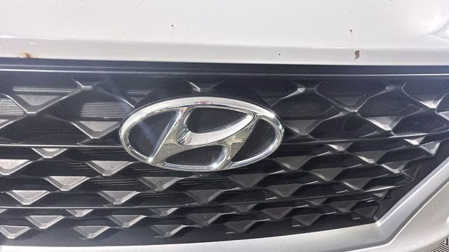 2019 Dazzling White Hyundai Tucson Sport AWD SUV