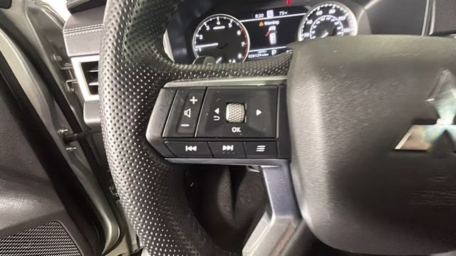 2024 Silver Mitsubishi Outlander SE Black Edition w/Pano Roof AWD SUV
