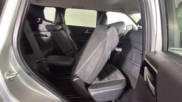 2024 Silver Mitsubishi Outlander SE Black Edition w/Pano Roof AWD SUV