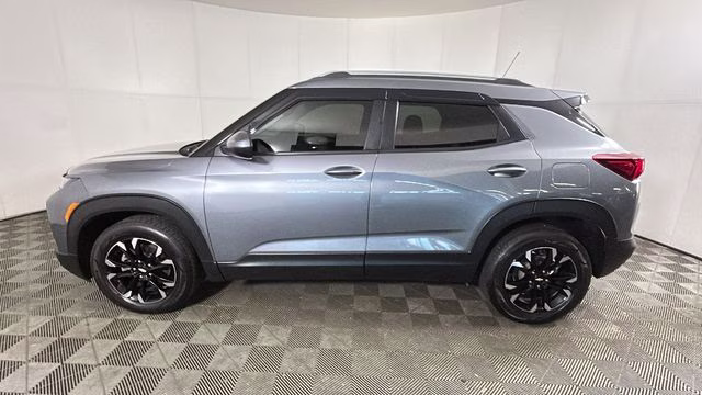 2022 Satin Steel Metallic Chevrolet Trailblazer LT FWD SUV
