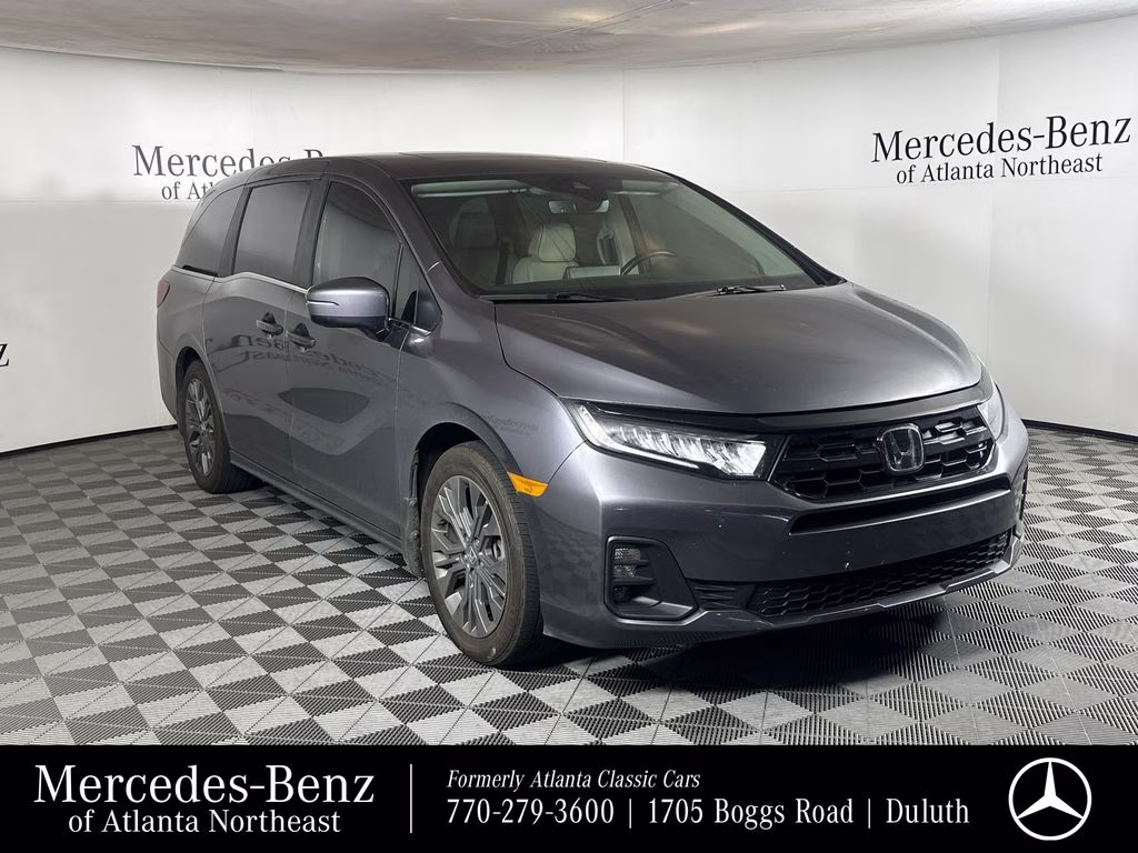 2025 Honda Odyssey Touring's photo