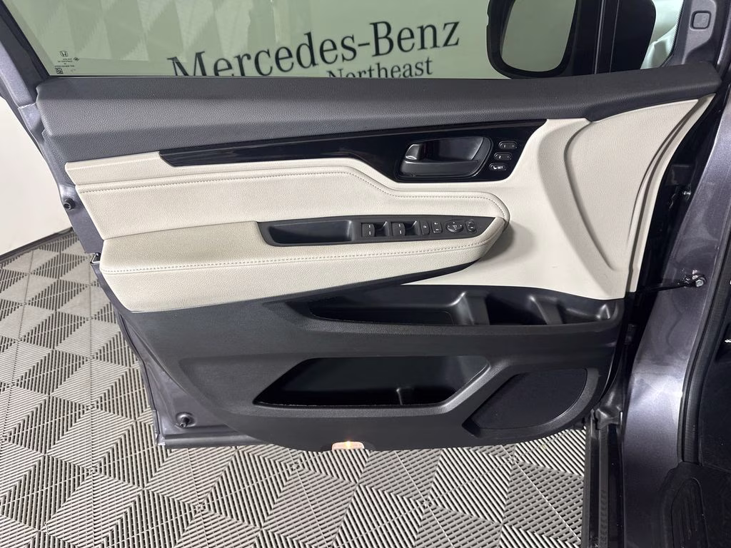 2025 Modern Steel Metallic Honda Odyssey Touring FWD Van