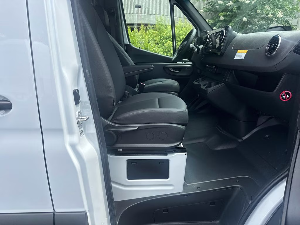 2026 Arctic Mercedes-Benz Sprinter 2500 Cargo 170 WB RWD Van