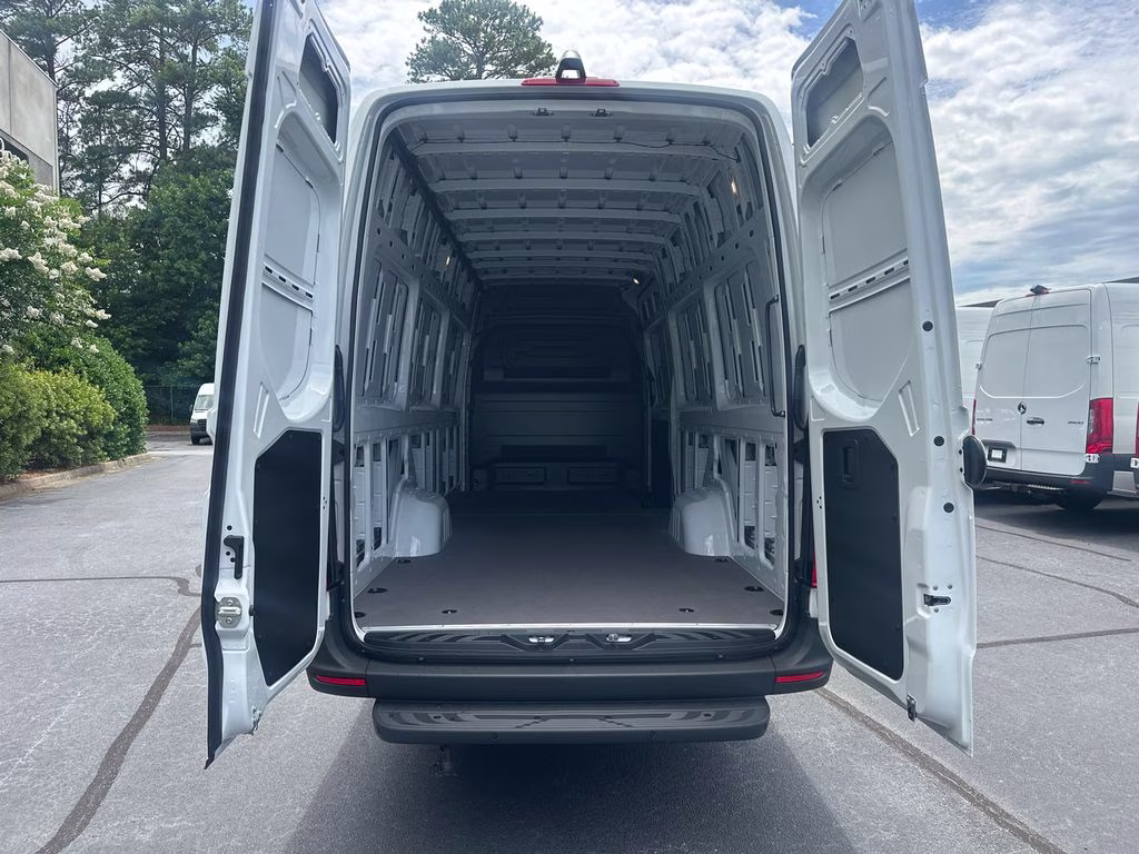2026 Arctic Mercedes-Benz Sprinter 2500 Cargo 170 WB RWD Van