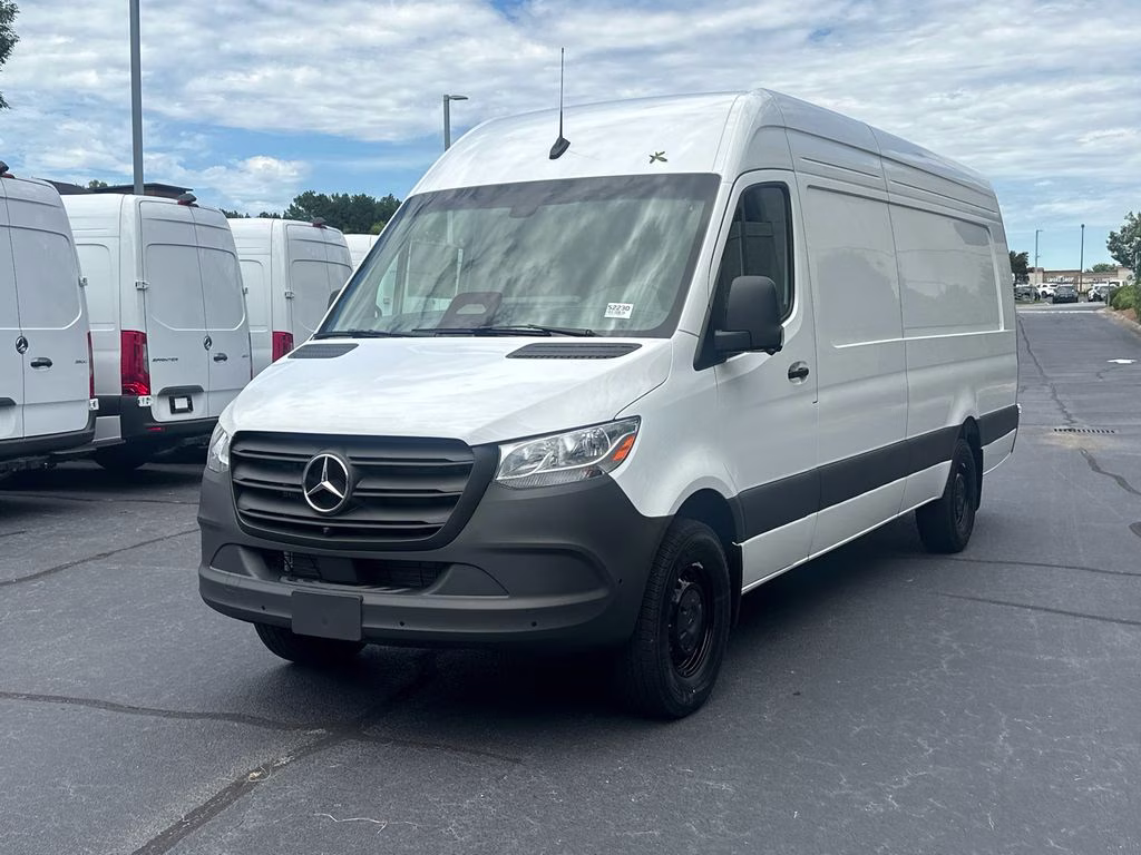 2026 Arctic Mercedes-Benz Sprinter 2500 Cargo 170 WB RWD Van
